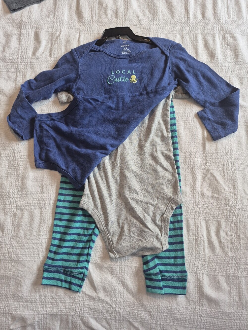 Carter's boys 24 months 3 piece, 2 body suits, 1 pair of pants, NEW